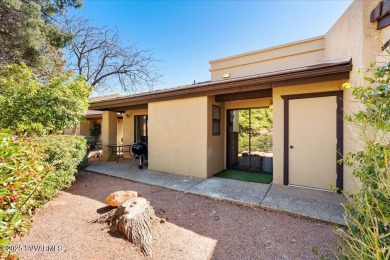 2 bedroom/2 bath end unit in the Gated Community of Canyon Mesa on Canyon Mesa Country Club in Arizona - for sale on GolfHomes.com, golf home, golf lot