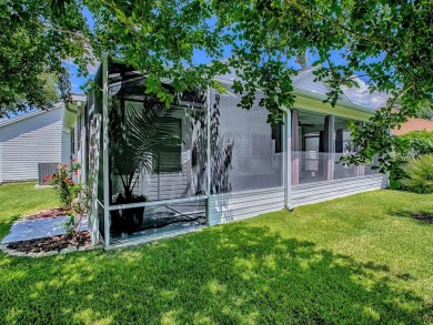 WELL-MAINTAINED  FURNISHED 3/2 WHISPERING PINE DESIGNER HOME on The Links of Spruce Creek in Florida - for sale on GolfHomes.com, golf home, golf lot