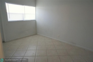 Great 2 bedrooms 2 bathrooms, boasting large unit. Appliances on Crystal Lake Country Club in Florida - for sale on GolfHomes.com, golf home, golf lot