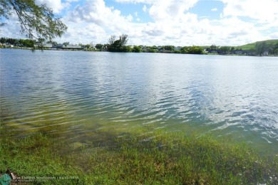 Great 2 bedrooms 2 bathrooms, boasting large unit. Appliances on Crystal Lake Country Club in Florida - for sale on GolfHomes.com, golf home, golf lot