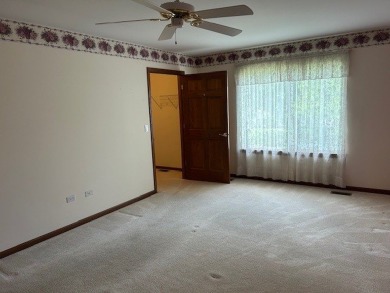 This is a 55+ community. The Sun Valley is one of the largest on The Links at Carillon in Illinois - for sale on GolfHomes.com, golf home, golf lot