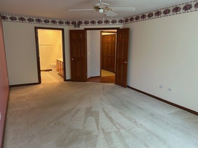 This is a 55+ community. The Sun Valley is one of the largest on The Links at Carillon in Illinois - for sale on GolfHomes.com, golf home, golf lot