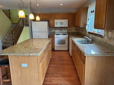 This is a 55+ community. The Sun Valley is one of the largest on The Links at Carillon in Illinois - for sale on GolfHomes.com, golf home, golf lot