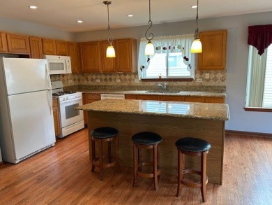This is a 55+ community. The Sun Valley is one of the largest on The Links at Carillon in Illinois - for sale on GolfHomes.com, golf home, golf lot