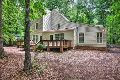 Located on quiet cul-de-sac in Sedgefield across from renowned on Sedgefield Golf Course in North Carolina - for sale on GolfHomes.com, golf home, golf lot