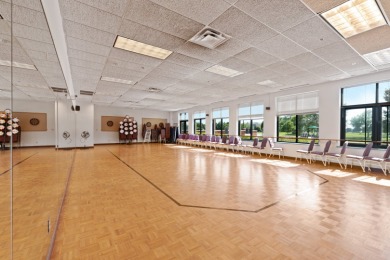 This is a 55+ community. The Sun Valley is one of the largest on The Links at Carillon in Illinois - for sale on GolfHomes.com, golf home, golf lot