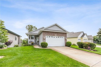 Beautifully maintained detached townhome located in the on The Ponds Golf Club in Minnesota - for sale on GolfHomes.com, golf home, golf lot