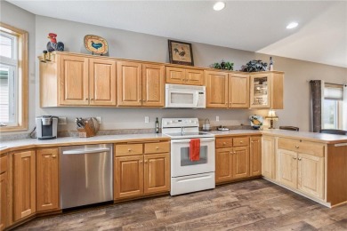 Beautifully maintained detached townhome located in the on The Ponds Golf Club in Minnesota - for sale on GolfHomes.com, golf home, golf lot