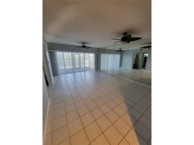 Under contract-accepting backup offers. Charming 2 bedroom 2 on Seminole Lake Country Club in Florida - for sale on GolfHomes.com, golf home, golf lot