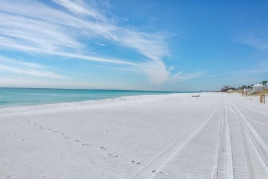 This beautiful 2 bedroom PLUS loft, making the condo live like a on Seascape Golf Course in Florida - for sale on GolfHomes.com, golf home, golf lot
