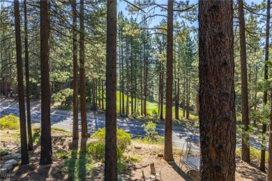 This custom 5-bed, 4.5-bath, 2,924 sqft Lake Tahoe home offers on Incline Village Golf Course in Nevada - for sale on GolfHomes.com, golf home, golf lot