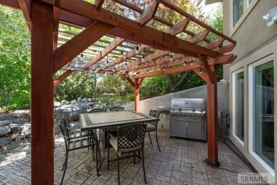 Tucked near Sage Lakes Golf Course, this timeless home offers a on Sage Lakes Municipal Golf Course in Idaho - for sale on GolfHomes.com, golf home, golf lot