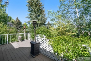 Tucked near Sage Lakes Golf Course, this timeless home offers a on Sage Lakes Municipal Golf Course in Idaho - for sale on GolfHomes.com, golf home, golf lot