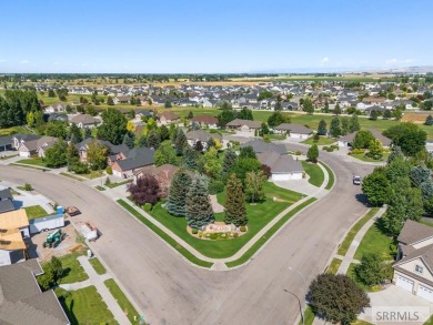 Tucked near Sage Lakes Golf Course, this timeless home offers a on Sage Lakes Municipal Golf Course in Idaho - for sale on GolfHomes.com, golf home, golf lot