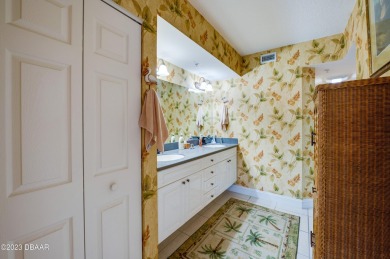 Spacious 2-bedroom 2 bath condo with open floor plan is perfect on Harbour Village Golf and Yacht Club in Florida - for sale on GolfHomes.com, golf home, golf lot