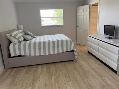 :Priced to sell! This light and bright upgraded 1 bedroom unit on Kings Point Golf -Flanders Way in Florida - for sale on GolfHomes.com, golf home, golf lot