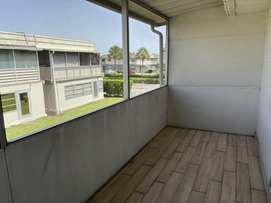 :Priced to sell! This light and bright upgraded 1 bedroom unit on Kings Point Golf -Flanders Way in Florida - for sale on GolfHomes.com, golf home, golf lot