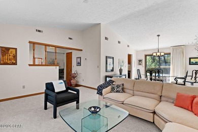 Welcome to 1945 Shenandoah Blvd., a well-maintained 3-bedroom on Sunny Hills Golf and Country Club in Florida - for sale on GolfHomes.com, golf home, golf lot