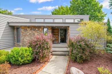 Positioned in the Highly Coveted Lincolnshire Subdivision! This on Lincolnshire Fields Country Club in Illinois - for sale on GolfHomes.com, golf home, golf lot