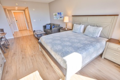 Welcome to the stunning Elation 5th-floor studio, where comfort on Sandestin Golf and Beach Resort - Raven in Florida - for sale on GolfHomes.com, golf home, golf lot