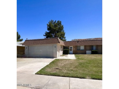 This charming 2-bedroom 2-bath plus Den, Gemini home in Sun City on Sun City Country Club in Arizona - for sale on GolfHomes.com, golf home, golf lot
