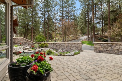 Welcome to your dream home in prestigious Awbrey Glen. Situated on Awbrey Glen Golf Club in Oregon - for sale on GolfHomes.com, golf home, golf lot