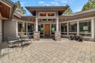 Welcome to your dream home in prestigious Awbrey Glen. Situated on Awbrey Glen Golf Club in Oregon - for sale on GolfHomes.com, golf home, golf lot