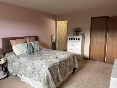 This well-maintained upper floor condominium located in the on Green Valley Golf Club in Indiana - for sale on GolfHomes.com, golf home, golf lot