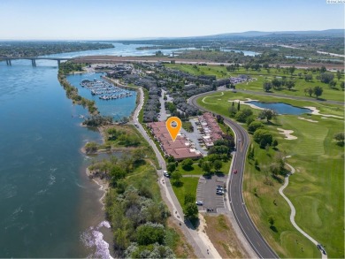 MLS# 284045 Experience sophisticated riverfront living in this on Columbia Point Golf Course in Washington - for sale on GolfHomes.com, golf home, golf lot