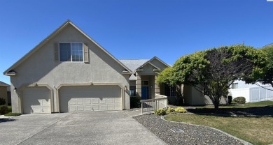 MLS# 284048 Asking price reduced on this 2841 square ft, 3 on Horn Rapids Golf Club in Washington - for sale on GolfHomes.com, golf home, golf lot