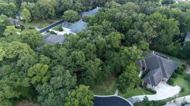 Sitting in the heart of Point Clear in the classically beautiful on Lakewood Golf Club in Alabama - for sale on GolfHomes.com, golf home, golf lot