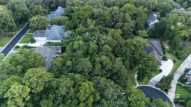 Sitting in the heart of Point Clear in the classically beautiful on Lakewood Golf Club in Alabama - for sale on GolfHomes.com, golf home, golf lot