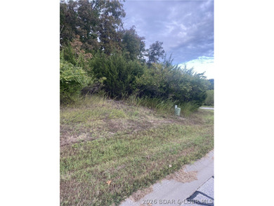 Prime Building Opportunity in Country Club Cove! Located in the on Seasons Ridge At Four Seasons in Missouri - for sale on GolfHomes.com, golf home, golf lot