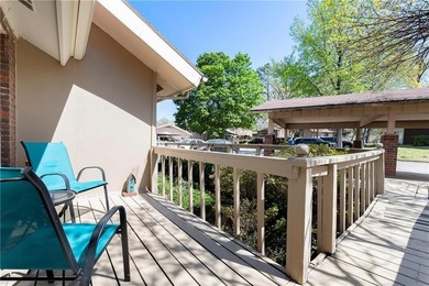 Affordable, end unit townhome! 3 bedrooms, plus a flex room.  2 on Bella Vista Country Club and Golf Course in Arkansas - for sale on GolfHomes.com, golf home, golf lot