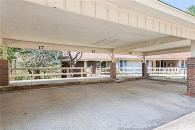 Affordable, end unit townhome! 3 bedrooms, plus a flex room.  2 on Bella Vista Country Club and Golf Course in Arkansas - for sale on GolfHomes.com, golf home, golf lot