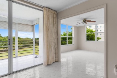 This spacious 5th-floor, 3 Beds, 2 Baths, condo offers 1,500 on Palm-Aire Country Club and Resort - Palms in Florida - for sale on GolfHomes.com, golf home, golf lot