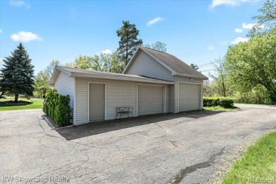 Exquisite Lakefront Ranch on Crooked Lake- Discover the perfect on Oak Pointe Country Club in Michigan - for sale on GolfHomes.com, golf home, golf lot