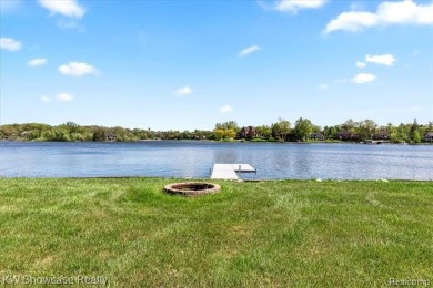 Exquisite Lakefront Ranch on Crooked Lake- Discover the perfect on Oak Pointe Country Club in Michigan - for sale on GolfHomes.com, golf home, golf lot