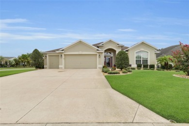 Pristine Villages Retreat in La Belle.Discover this beautifully on Bella Glade Country Club in Florida - for sale on GolfHomes.com, golf home, golf lot