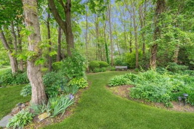 Beautifully updated 3 bedroom condo in the desirable Woodgate on Holbrook Country Club Golf Course in New York - for sale on GolfHomes.com, golf home, golf lot