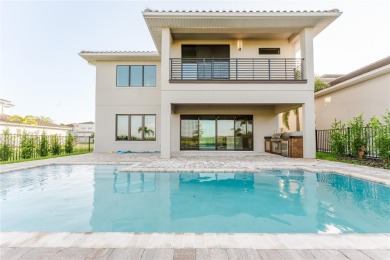 STUNNING ESTATE IN BELLA COLLINA - Welcome to the exquisite on Bella Collina Golf Club in Florida - for sale on GolfHomes.com, golf home, golf lot