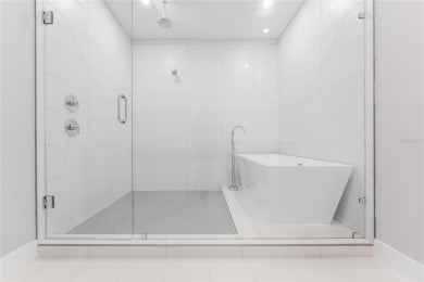 STUNNING ESTATE IN BELLA COLLINA - Welcome to the exquisite on Bella Collina Golf Club in Florida - for sale on GolfHomes.com, golf home, golf lot