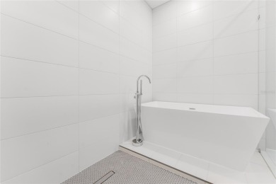 STUNNING ESTATE IN BELLA COLLINA - Welcome to the exquisite on Bella Collina Golf Club in Florida - for sale on GolfHomes.com, golf home, golf lot