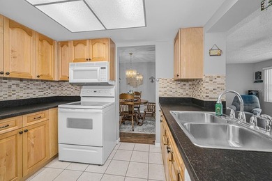 This charming home offers approximately 1,450 square feet of on Mainlands Golf Club in Florida - for sale on GolfHomes.com, golf home, golf lot