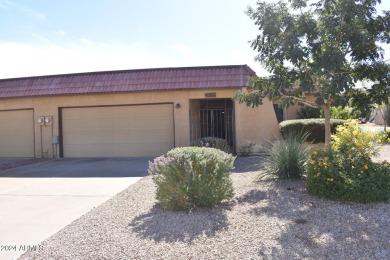 Don't pass up this beautiful, low maintenance patio home. The on Ahwatukee Country Club in Arizona - for sale on GolfHomes.com, golf home, golf lot