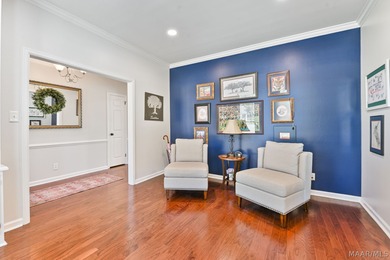 WYNLAKES BEAUTY WITH POOL! Dreaming of an updated and move-in on Wynlakes Golf and Country Club in Alabama - for sale on GolfHomes.com, golf home, golf lot