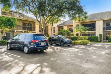 A Hole-in-One! Chic updated 2nd flr condo overlooking the golf on Meadowood Golf and Tennis Club in Florida - for sale on GolfHomes.com, golf home, golf lot