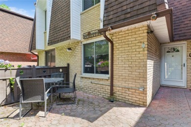 Move-in ready 3-bedroom, 1.5-bath condo nestled in the highly on Blue Ridge Golf Club in New York - for sale on GolfHomes.com, golf home, golf lot