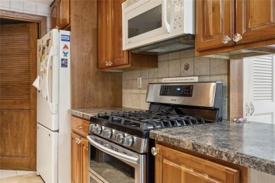Move-in ready 3-bedroom, 1.5-bath condo nestled in the highly on Blue Ridge Golf Club in New York - for sale on GolfHomes.com, golf home, golf lot