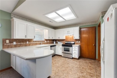 This immaculate 3 bed, 2 bath, 1,570 sq ft ranch-style home sits on Holiday Island Golf Course in Arkansas - for sale on GolfHomes.com, golf home, golf lot